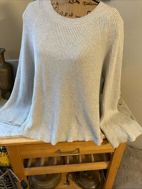 Lafayette 148 New York Light Gray Knit Sweater Soft And Feels Amazing On! Med!